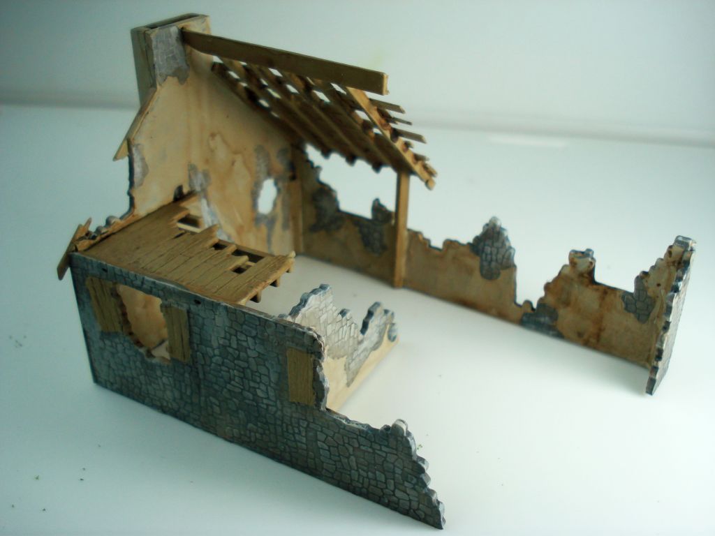 1/72,1/76 20mm Scale. Amera F222 Wooden Thatched House Plastic Kit
